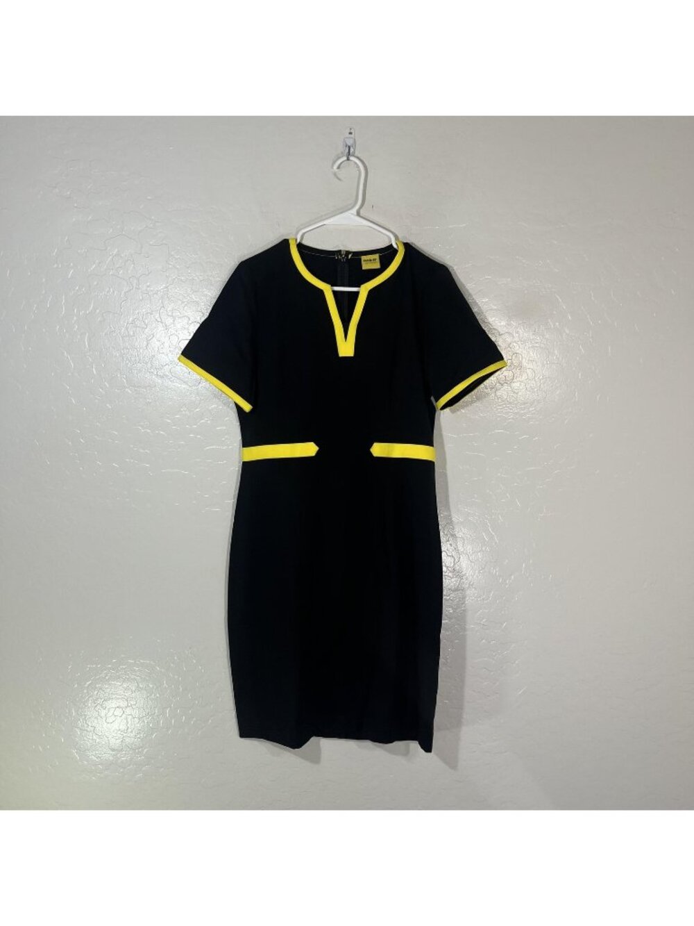 Spirit Airlines Flight Attendant Dress Womens 6 Black Yellow Sheath Short Sleeve
